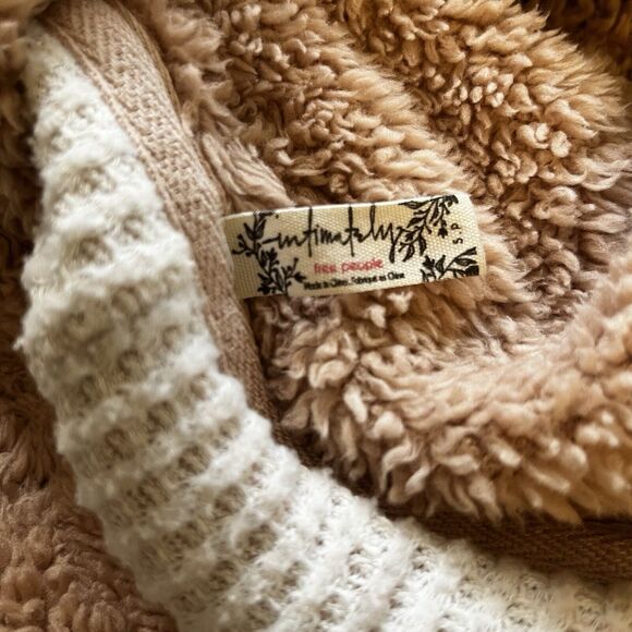 Free People Intimately Warmer Than You Oversized Faux Shearling Pink Hoodie S‎ - Picture 7 of 7